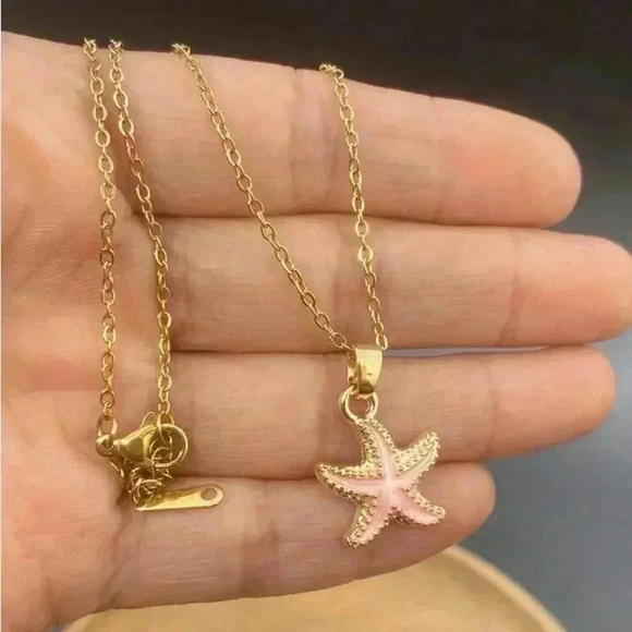 ⚠️Clearance Pink Starfish Necklace Yellow Gold - Picture 1 of 4